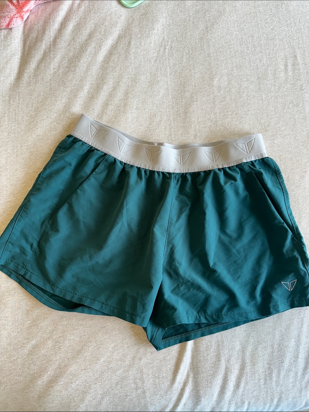 Women’s Korsa Linerless running shorts-Size Medium